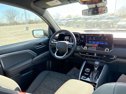 Used 2024 Chevrolet Colorado Z71 image 20