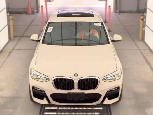 Used 2019 BMW X4 xDrive30i w/ Executive Package AWD/4WD image 2