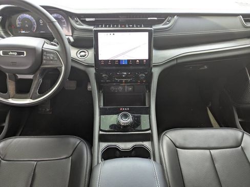 Used 2025 Jeep Grand Cherokee L Limited w/ Luxury Tech Group II RWD image 14