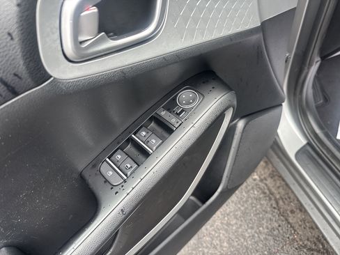 Used 2024 Kia Soul LX w/ Option Group 015 FWD image 16