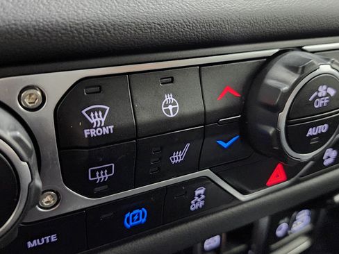 Used 2024 Jeep Wrangler Sahara w/ Technology Group image 9