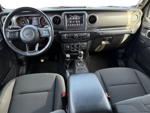 Used 2022 Jeep Gladiator Sport image 10