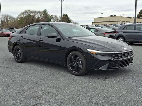 New 2026 Hyundai Elantra Sport image 2