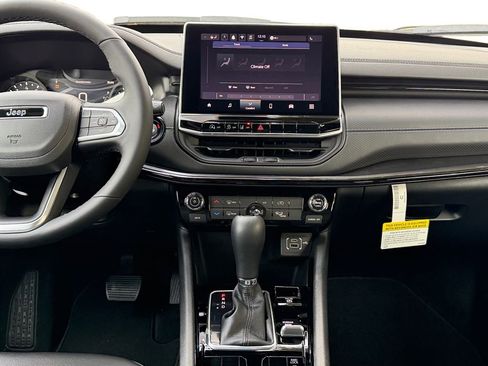 New 2026 Jeep Compass Latitude image 11