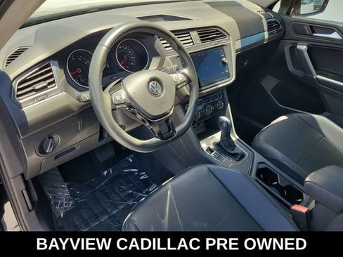 Used 2020 Volkswagen Tiguan SE FWD image 18