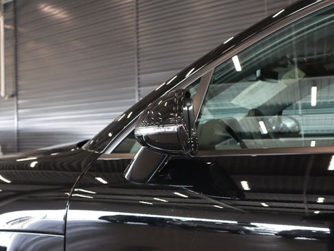 Certified 2023 Porsche Macan image 26