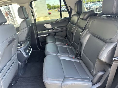 Used 2025 Ford Expedition Active AWD/4WD image 32