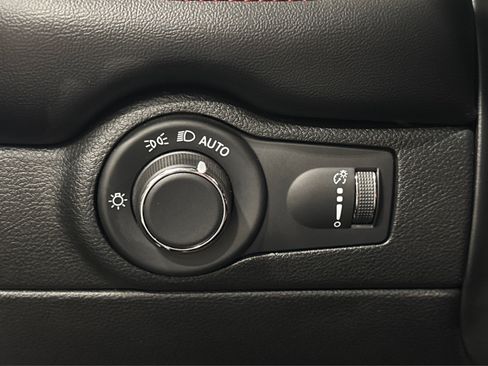 Used 2025 Dodge Durango R/T AWD/4WD image 21