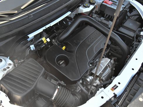 Used 2025 Chevrolet Equinox LT FWD image 47