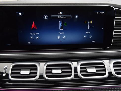 Used 2025 Mercedes-Benz GLS 450 4MATIC image 28