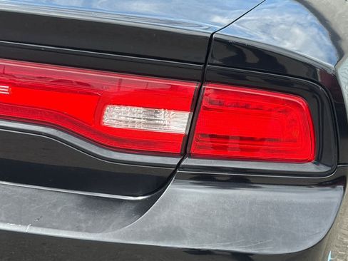 Used 2014 Dodge Charger SE RWD image 21
