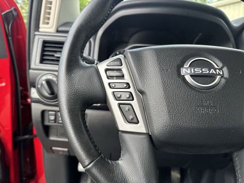Used 2023 Nissan Titan SV w/ SV Convenience Package AWD/4WD image 17