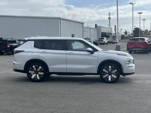 New 2026 Mitsubishi Outlander SE FWD image 5