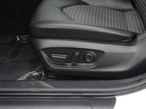 Certified 2023 Toyota Camry SE image 16