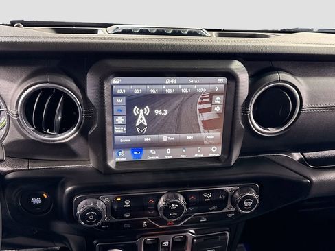 Used 2022 Jeep Wrangler Unlimited Sahara image 22