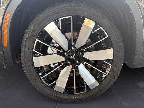 New 2026 Mitsubishi Outlander SE image 9