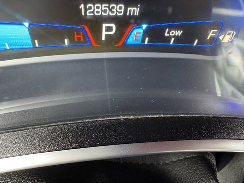 Used 2017 Chrysler 300 C image 19