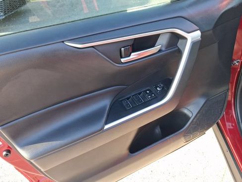 Used 2023 Toyota RAV4 XLE w/ Convenience Package FWD image 13