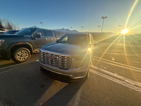 Used 2025 GMC Acadia Denali w/ LPO, Floor Liner Package image 2