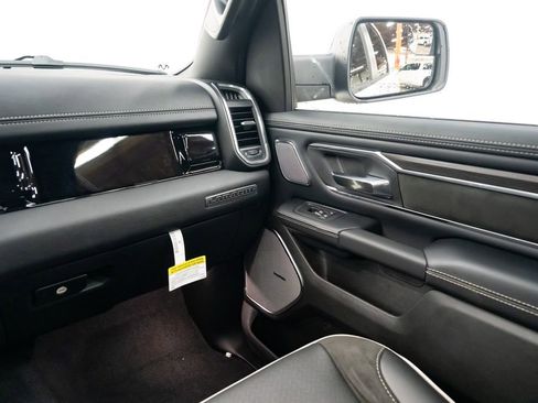 New 2026 RAM 1500 Laramie AWD/4WD image 11
