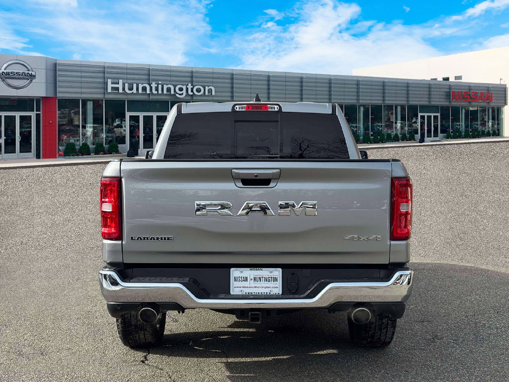 Used 2025 RAM 1500 Laramie AWD/4WD image 9