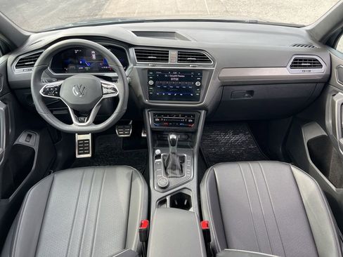 Used 2024 Volkswagen Tiguan SE R-Line image 25
