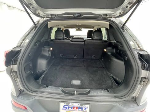 Used 2017 Jeep Cherokee Limited AWD/4WD image 7