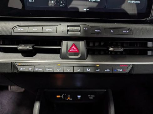 Used 2025 Kia K4 FWD image 21
