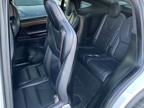 Used 2016 Tesla Model X 75D image 10