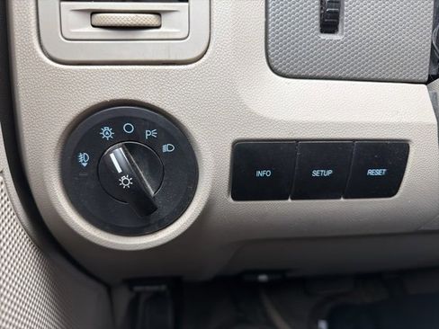 Used 2009 Ford Escape XLT image 15