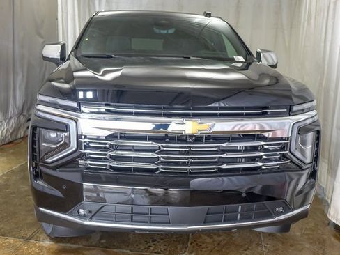 New 2026 Chevrolet Suburban Premier image 5