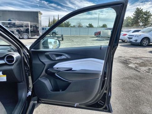 New 2026 Chevrolet Trax LT FWD image 36