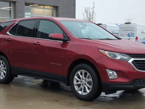 Used 2019 Chevrolet Equinox LT w/ Driver Convenience Package image 9