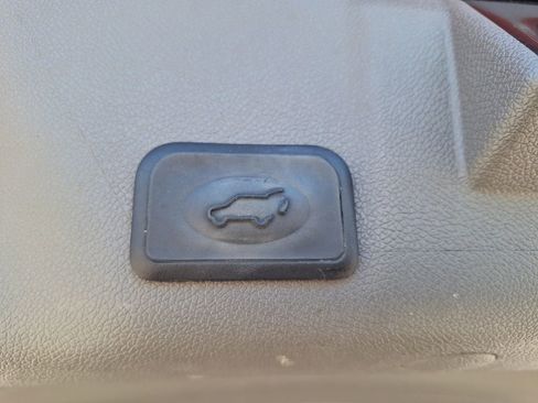 Used 2014 GMC Acadia SLT image 19