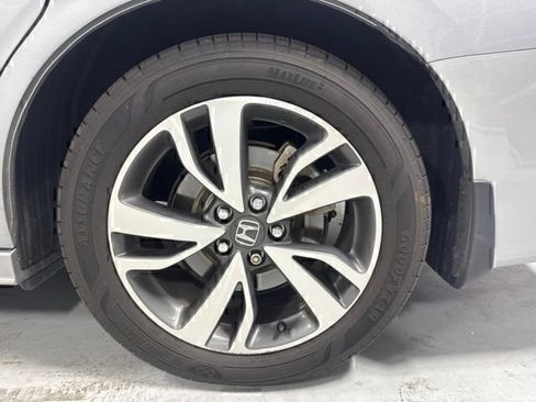 Used 2023 Honda Odyssey Touring image 10