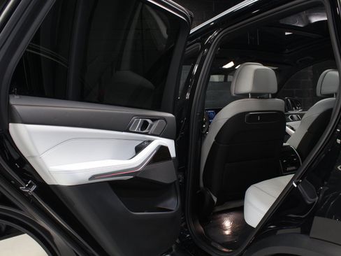 Used 2024 BMW X5 sDrive40i w/ Premium Package RWD image 36