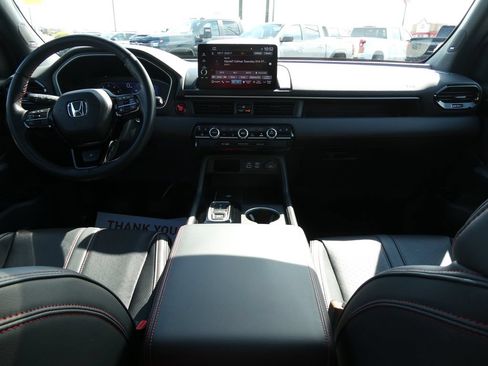 Used 2025 Honda Pilot Black Edition image 24