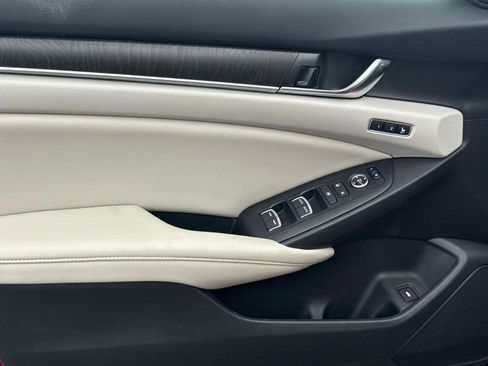 Certified 2019 Honda Accord Touring image 14