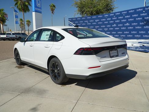 New 2025 Honda Accord SE image 9