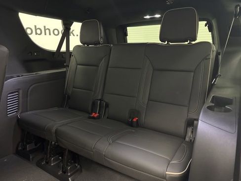 New 2026 Chevrolet Suburban Premier AWD/4WD image 30