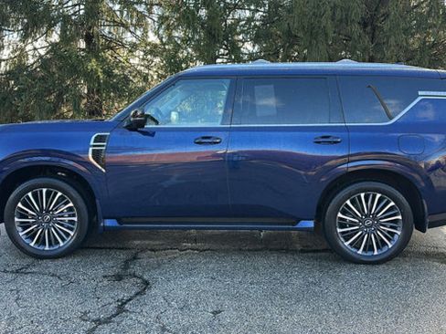 Certified 2025 Nissan Armada Platinum Reserve image 28