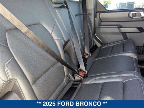 New 2025 Ford Bronco Badlands image 18
