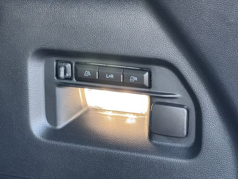 Used 2025 Ford Explorer ST image 39