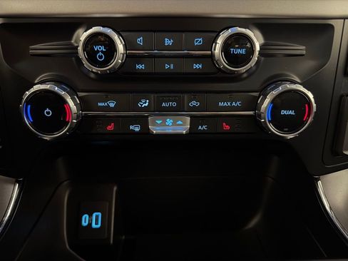 Used 2023 Ford F150 Lightning XLT image 18