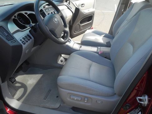 Used 2006 Toyota Highlander 4WD V6 w/ Preferred Pkg image 8