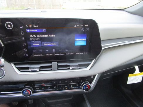 New 2026 Chevrolet Equinox LT w/ Convenience Package II image 30