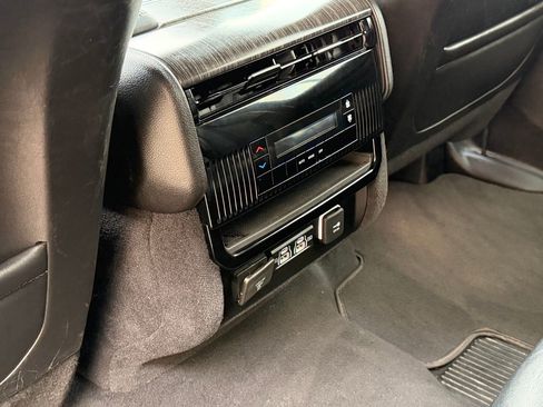 Used 2024 Jeep Wagoneer L Series II w/ Flexible Seating Group image 20