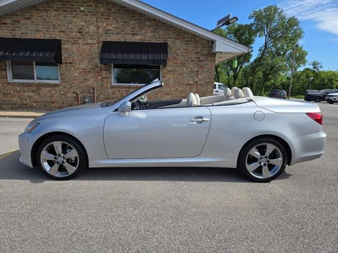 Used 2010 Lexus IS 250C RWD image 16
