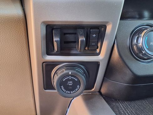 Used 2020 Ford F250 Lariat w/ Chrome Package image 20