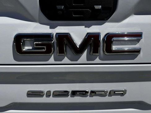 Used 2021 GMC Sierra 2500 AT4 w/ AT4 Premium Plus Package AWD/4WD image 16